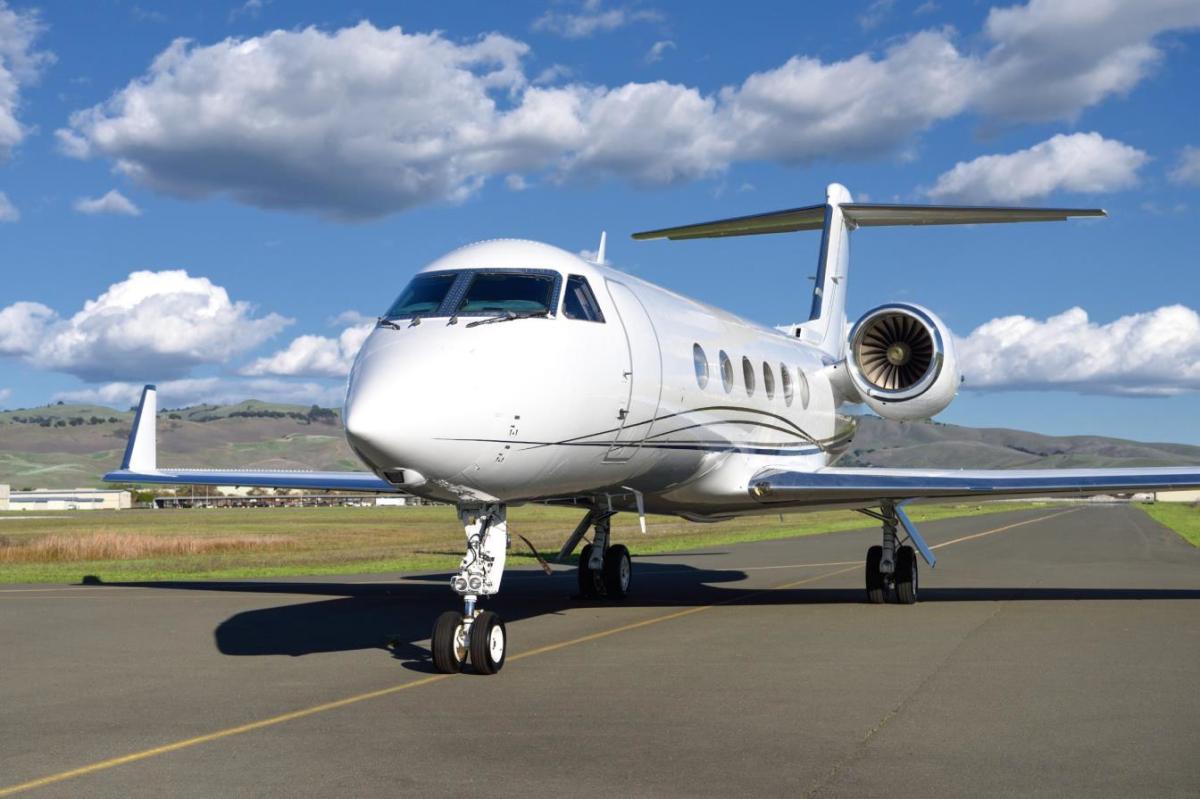 2004 Gulfstream GIV Photo 2