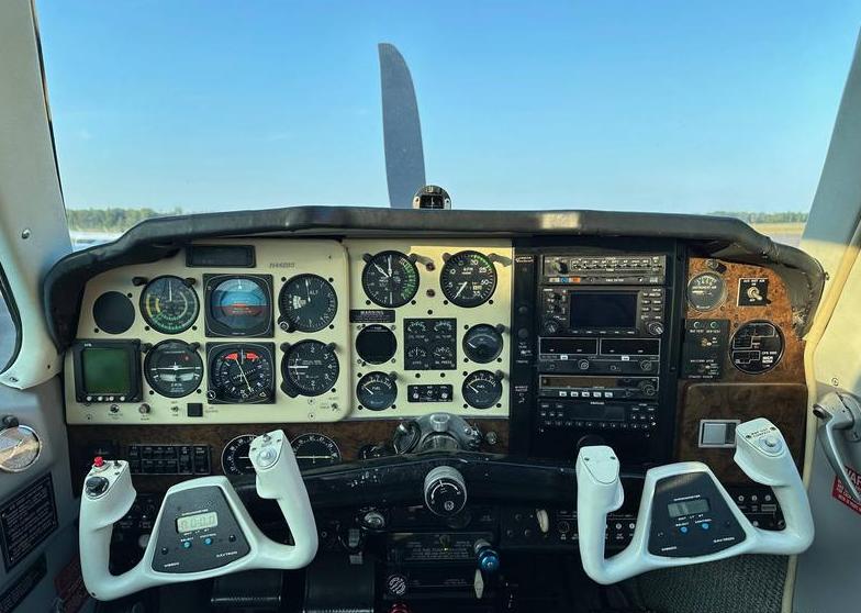 1975 Beech V35B Bonanza Photo 6