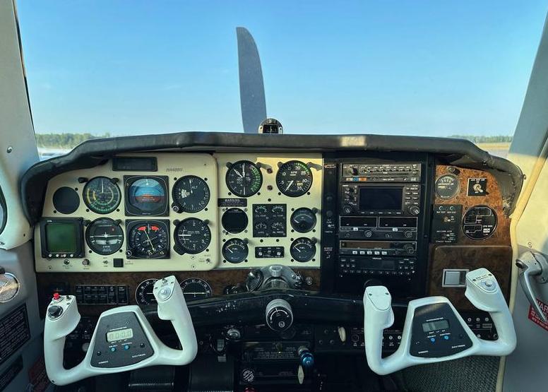 1975 Beech V35B Bonanza Photo 5