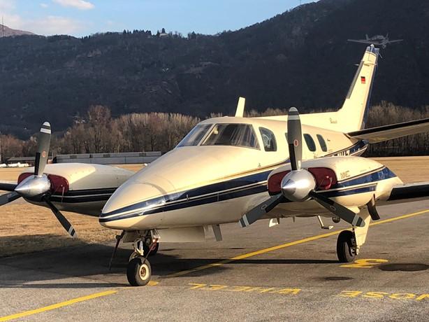 1980 BEECHCRAFT B60 DUKE Photo 2