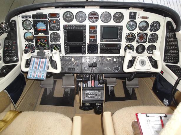 1980 BEECHCRAFT B60 DUKE Photo 4