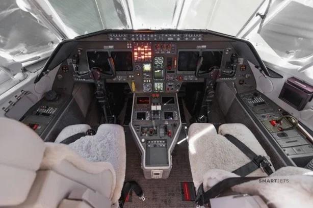 2000 DASSAULT FALCON 2000 Photo 2