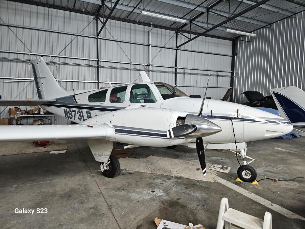 1968 Beechcraft D55 Baron Photo 2