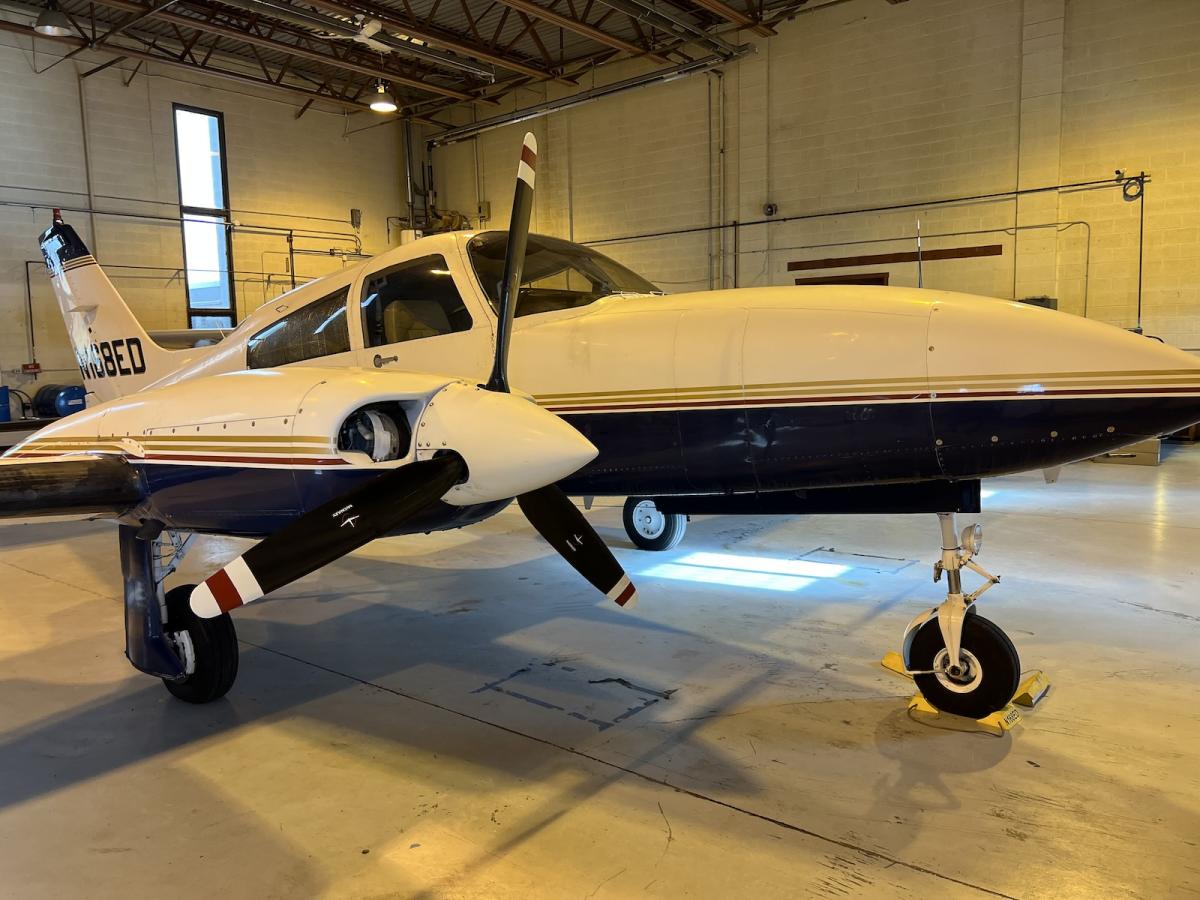 1975 Cessna 310R Photo 2