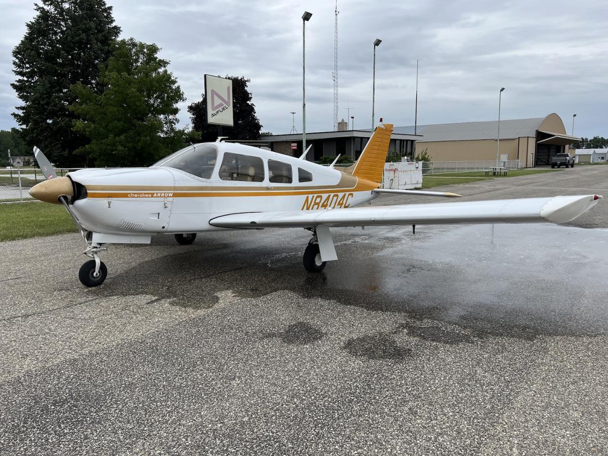 1976 Piper Arrow II PA-28R-200 Photo 2