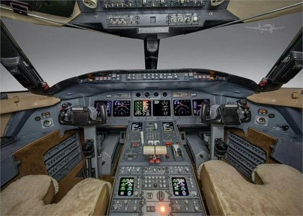 2000 BOMBARDIER CHALLENGER 604 Photo 5