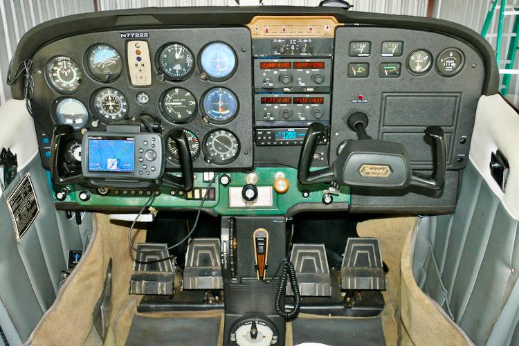 1974 Cessna 172M Skyhawk Photo 3