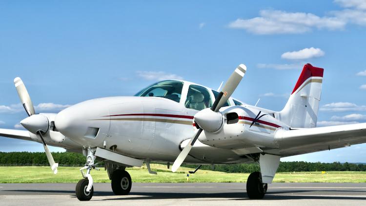 1981 Beechcraft B58 Baron Photo 2