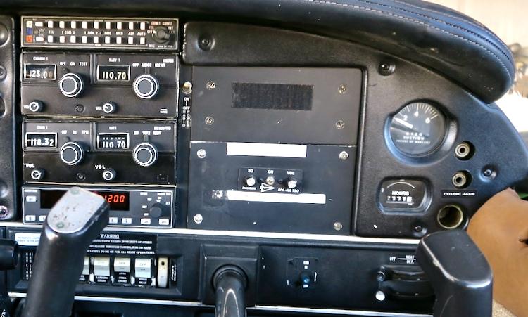 1980 Piper PA-28-181 Archer III Photo 4