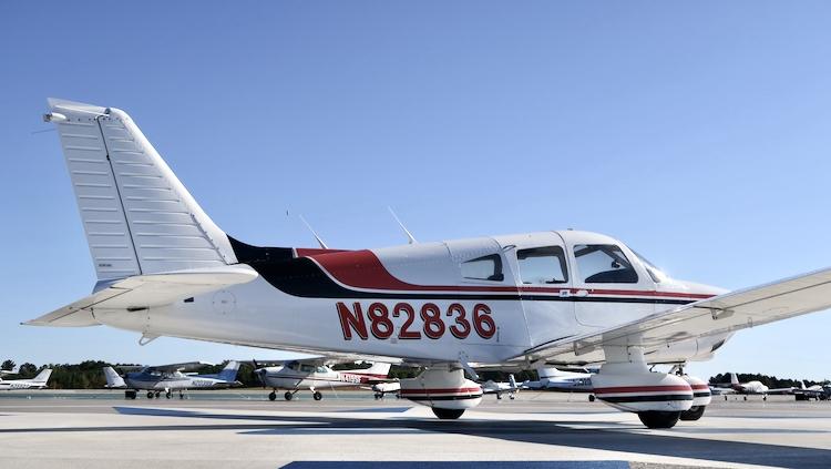 1980 Piper PA-28-181 Archer III Photo 4