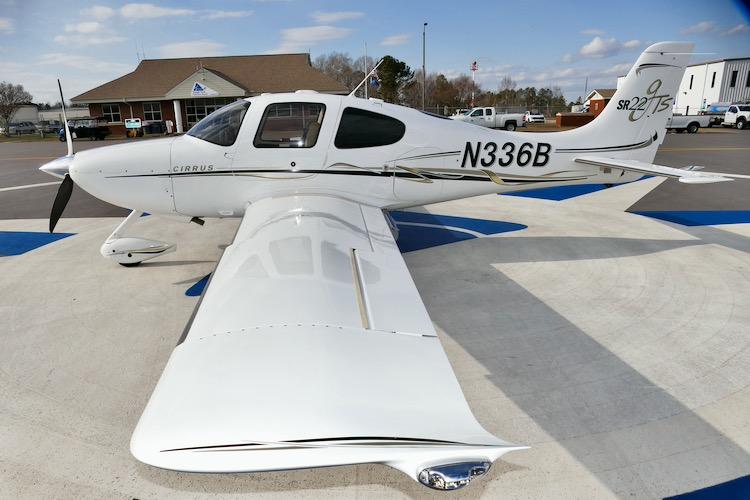 2006 Cirrus SR22 G2 GTS Photo 2