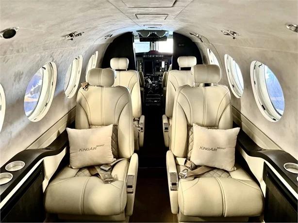 2008 BEECHCRAFT KING AIR B200GT Photo 4