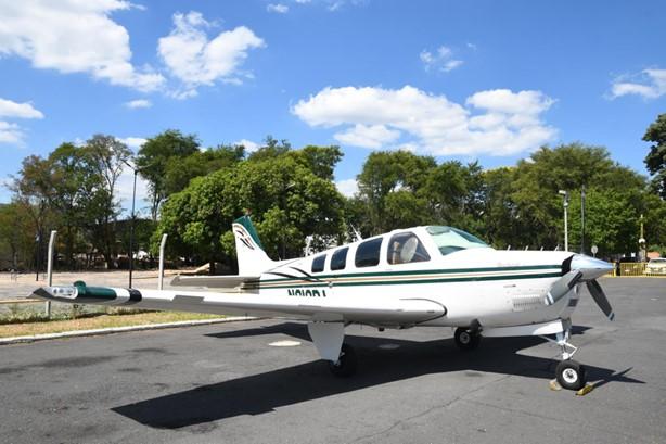 2002 BEECHCRAFT A36 BONANZA Photo 2