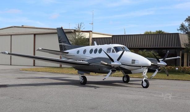 1990 BEECHCRAFT KING AIR C90A Photo 2