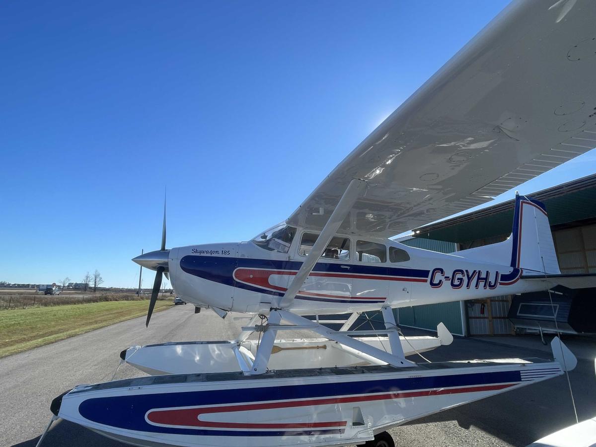 1979 Cessna A185F Photo 2