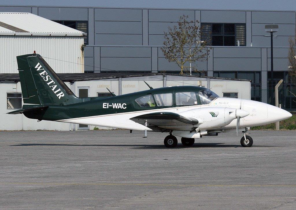 1971 Piper Aztec PA-23 Photo 2