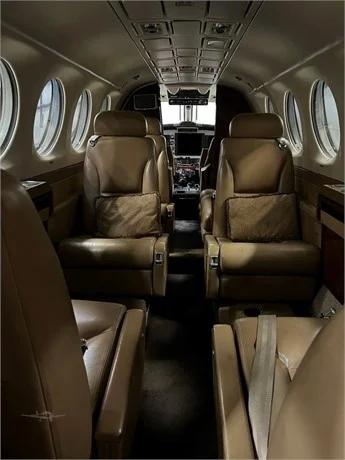 1988 BEECHCRAFT KING AIR 300 Photo 3