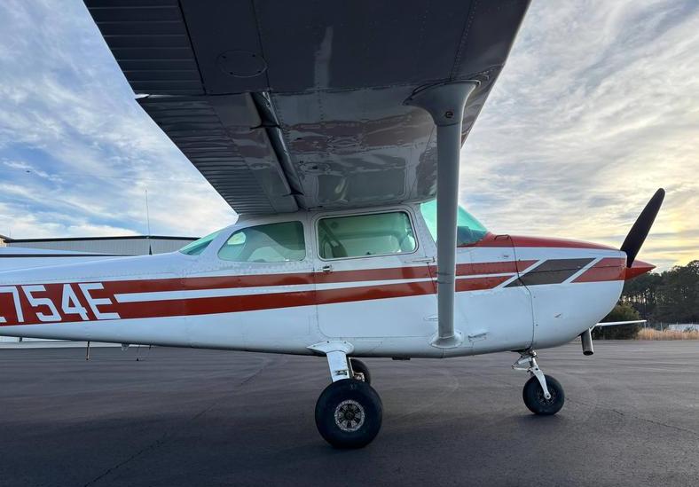 1979 Cessna 172N Photo 2