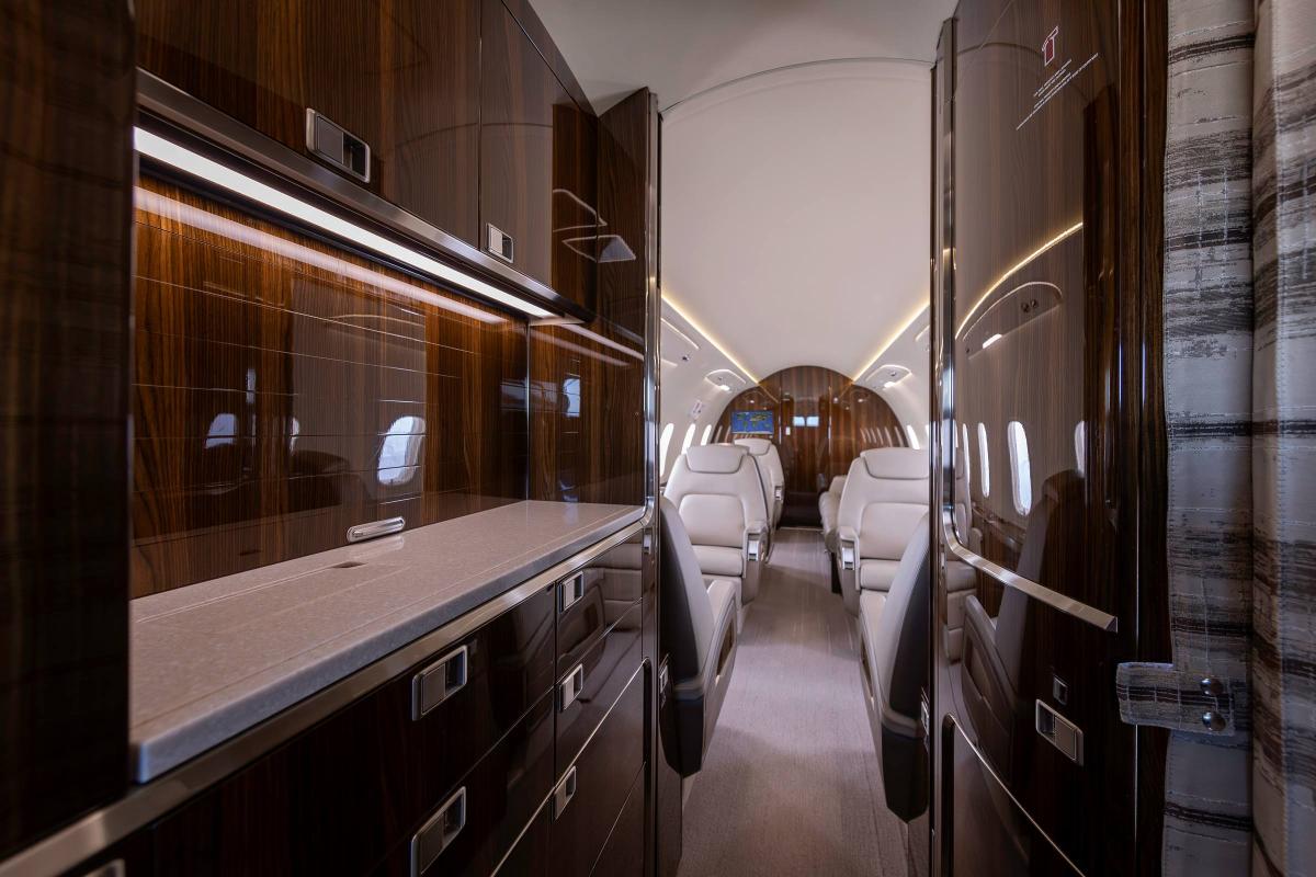 2015 BOMBARDIER CHALLENGER 350 Photo 6