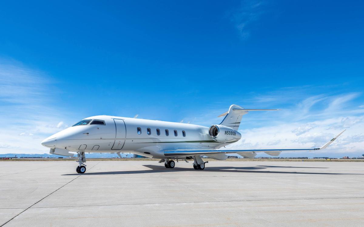 2015 BOMBARDIER CHALLENGER 350 Photo 2