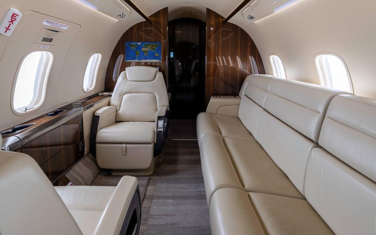 2015 BOMBARDIER CHALLENGER 350 Photo 5