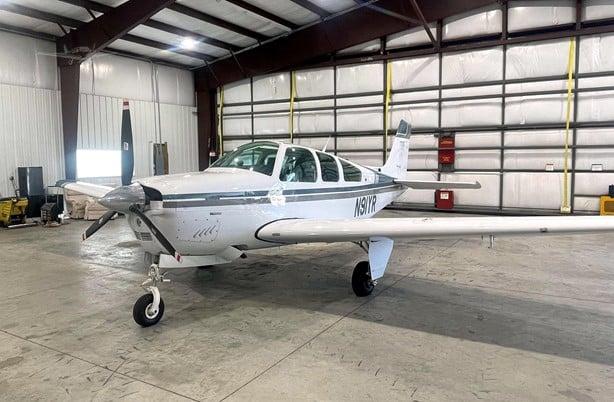 1991 BEECHCRAFT F33A BONANZA Photo 3