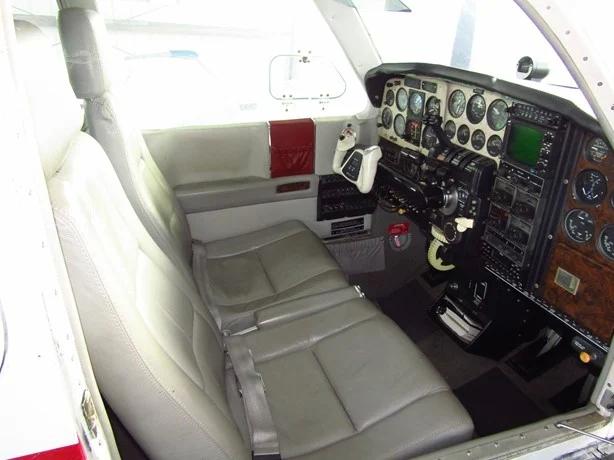 1979 BEECHCRAFT E55 BARON Photo 3