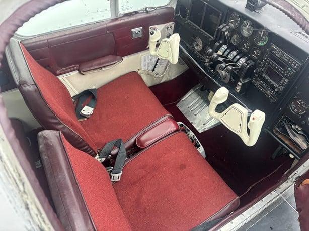 1965 BEECHCRAFT B55 BARON Photo 5