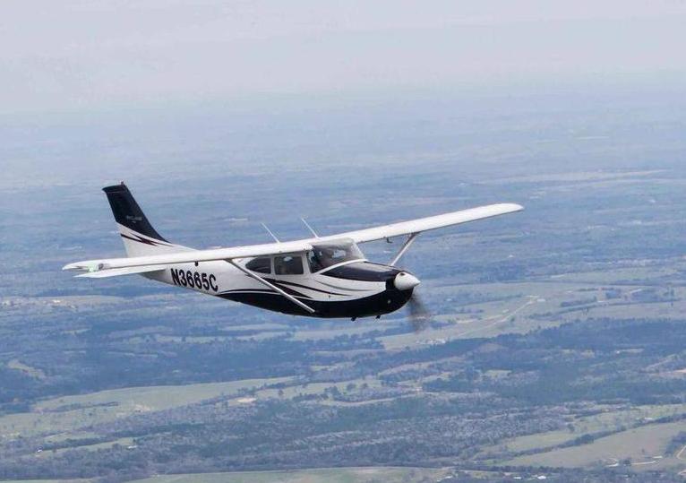 1978 CESSNA R182 RG Photo 2