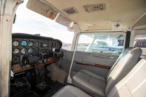 1982 CESSNA 172RG CUTLASS Photo 3