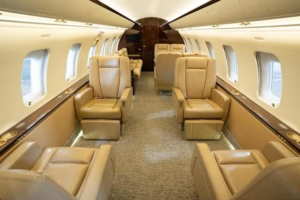 2013 BOMBARDIER CHALLENGER 605 Photo 3