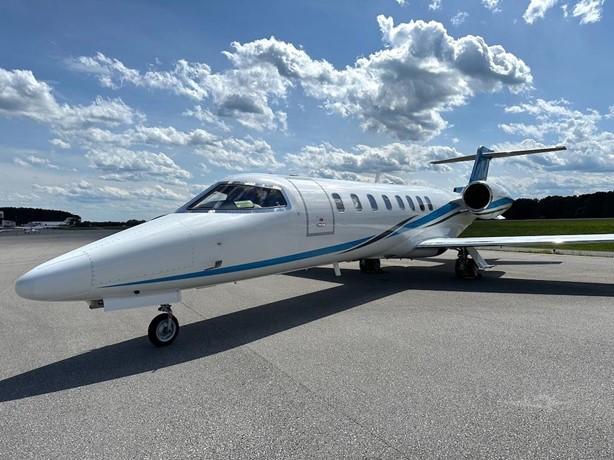 2002 LEARJET 45 Photo 2