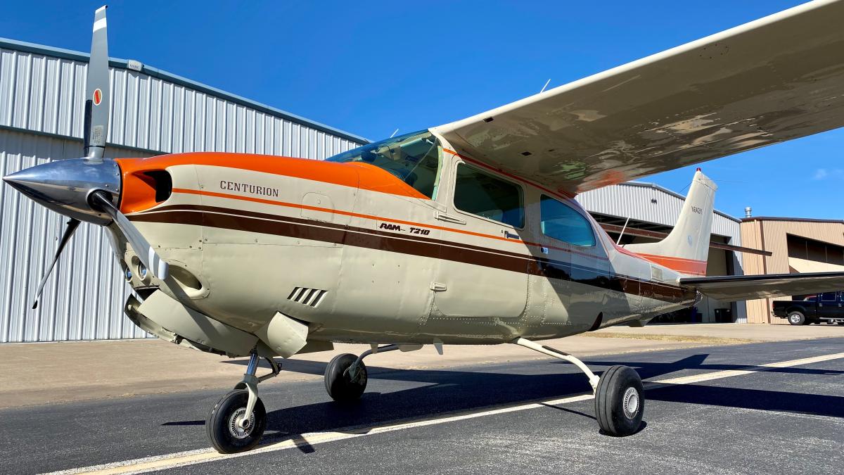 1981 Cessna T210N Photo 3