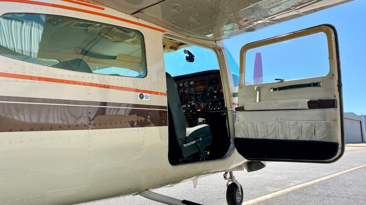 1981 Cessna T210N Photo 6