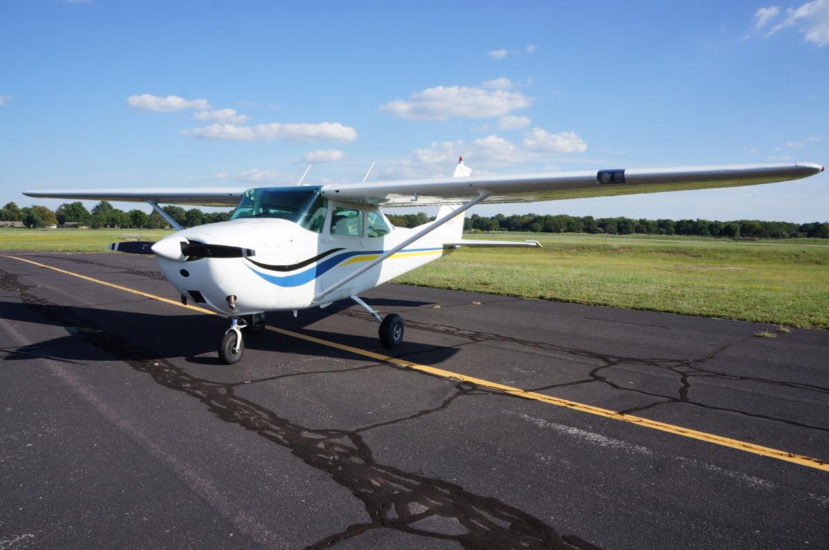 1965 Cessna 172 Skyhawk Photo 3