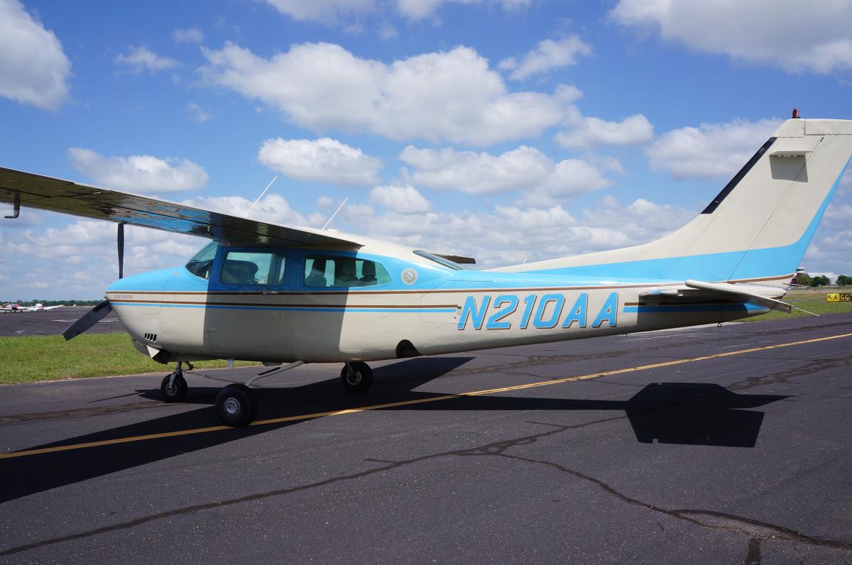 1982 Cessna T210N Photo 4