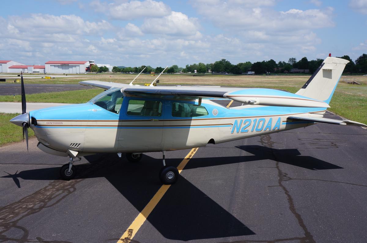 1982 Cessna T210N Photo 4