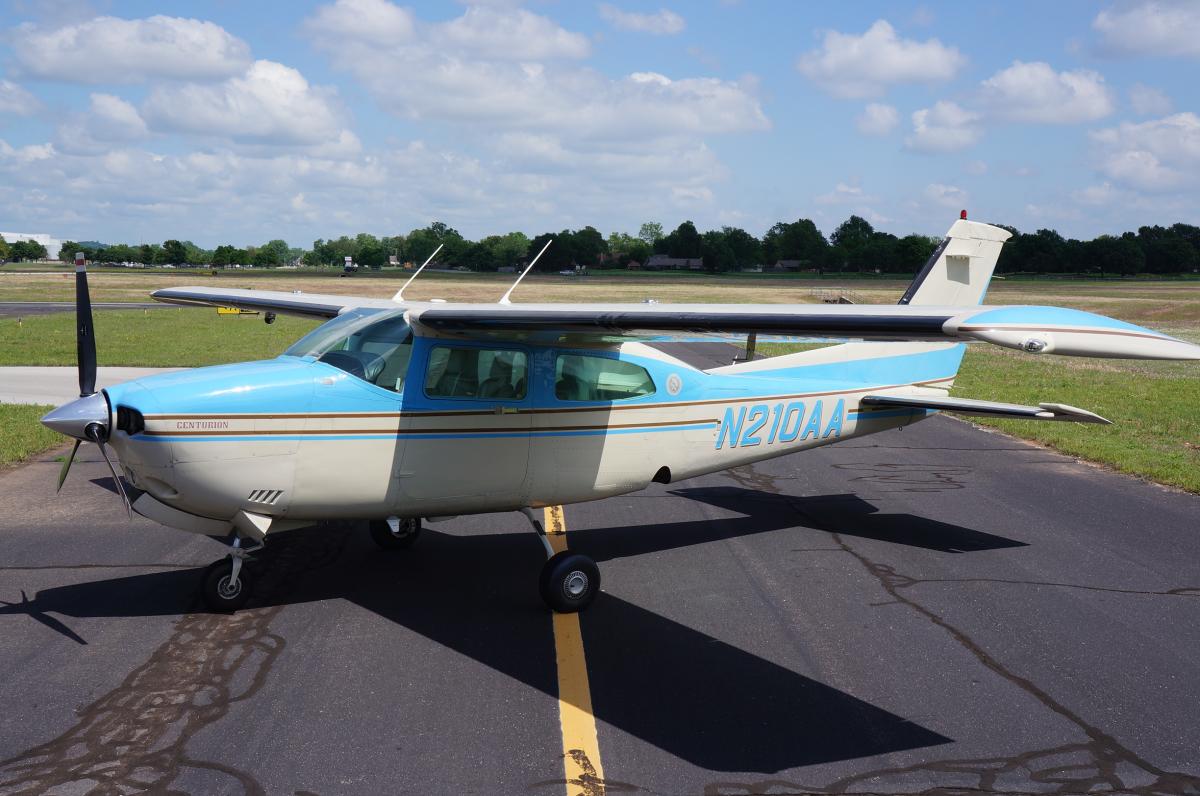 1982 Cessna T210N Photo 3