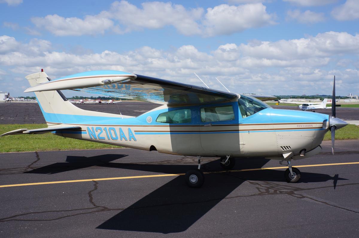 1982 Cessna T210N Photo 4