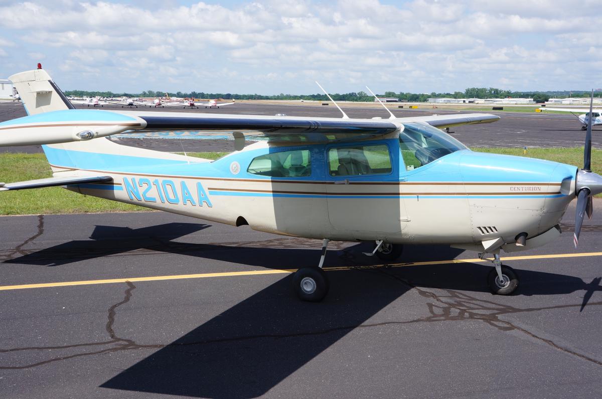 1982 Cessna T210N Photo 3