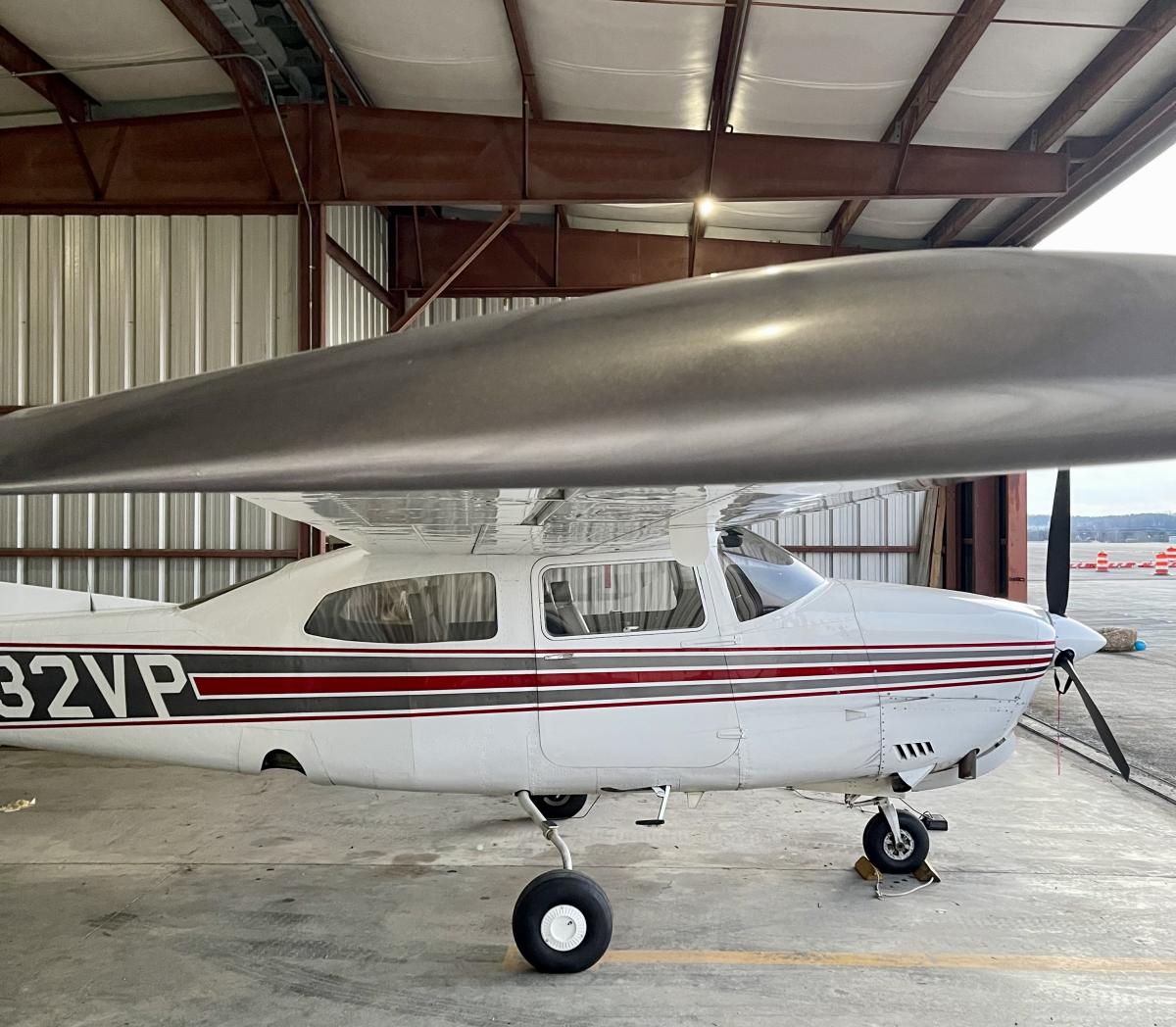 1977 Cessna Turbo 210 Photo 2