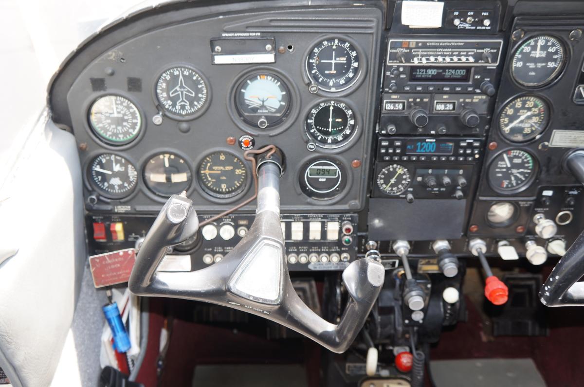 1964 Cessna 210D Photo 6