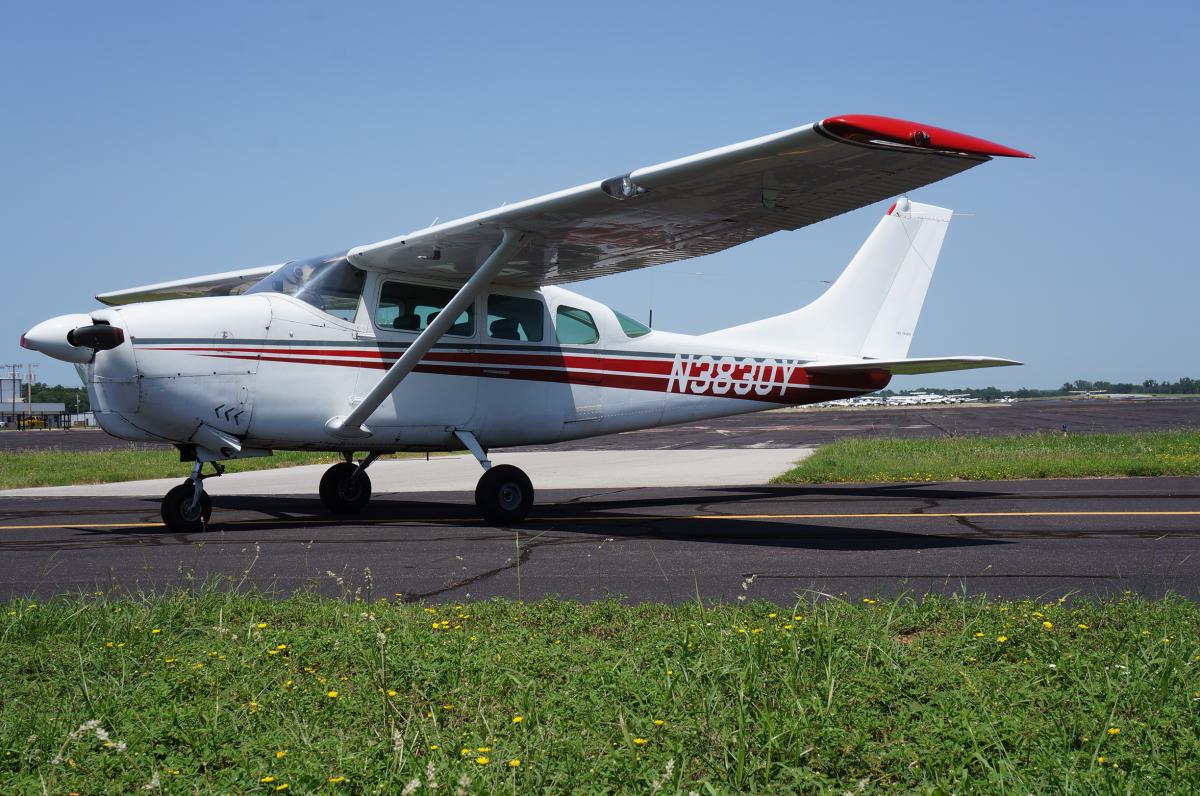 1964 Cessna 210D Photo 3