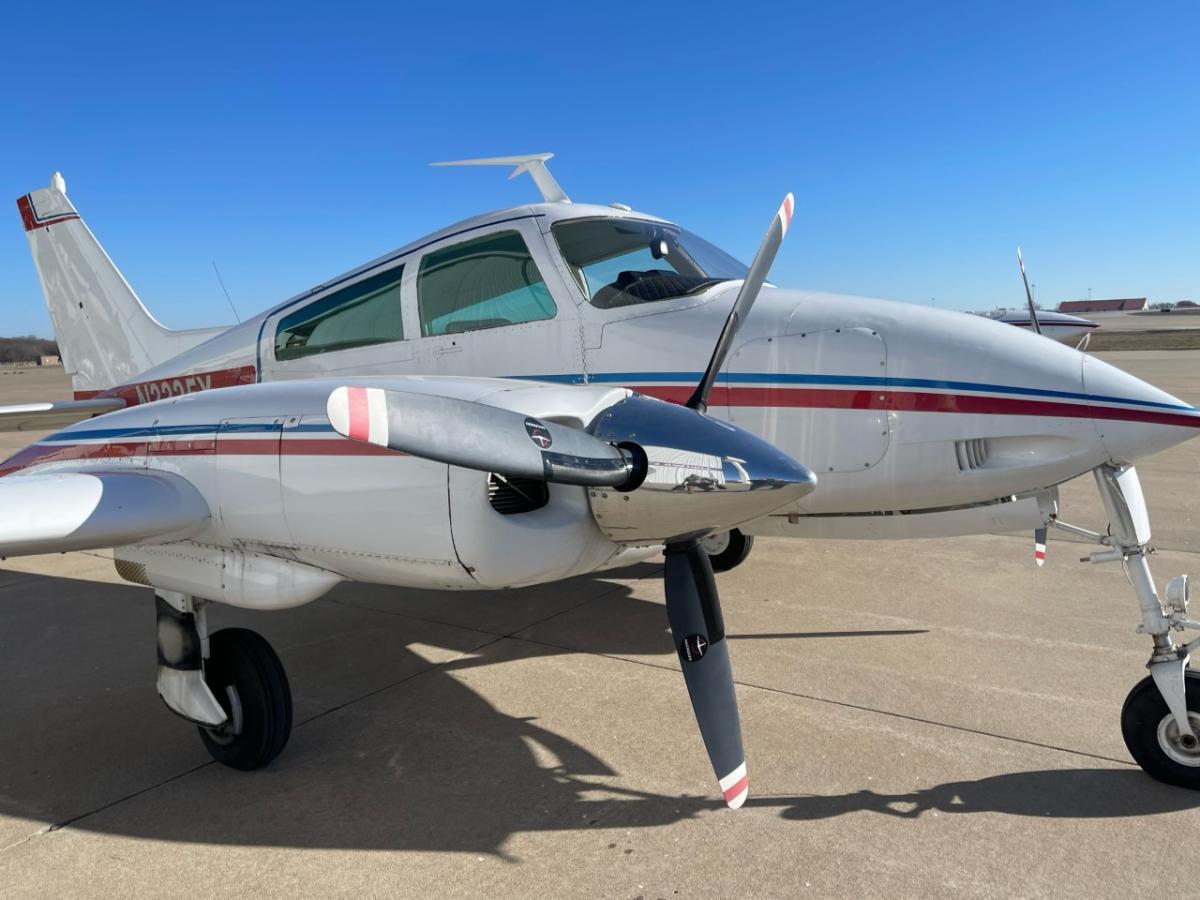 1967 Cessna 310L Photo 5