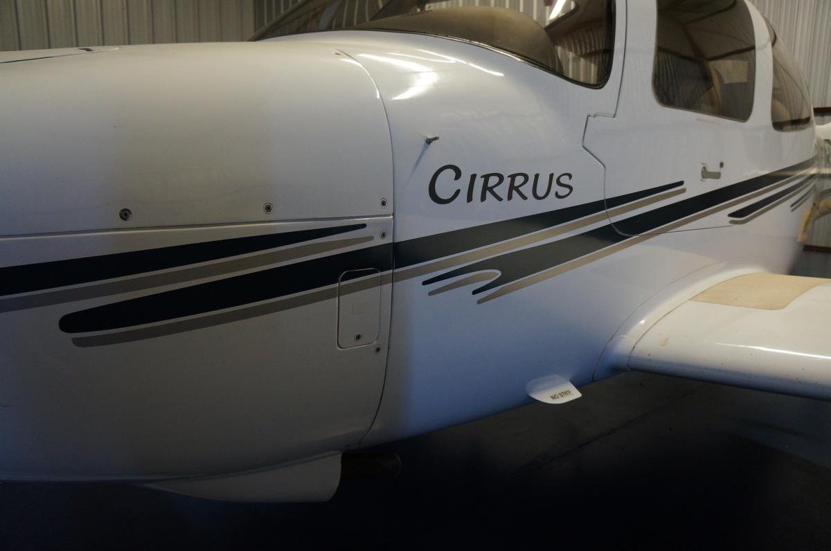 2002 Cirrus SR22 Photo 6