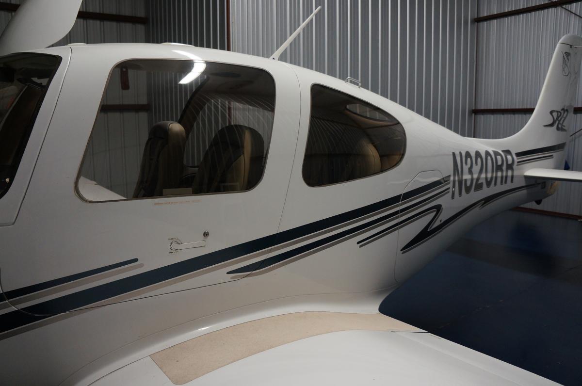 2002 Cirrus SR22 Photo 7