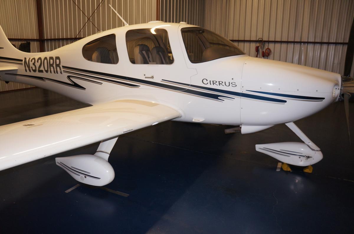 2002 Cirrus SR22 Photo 2