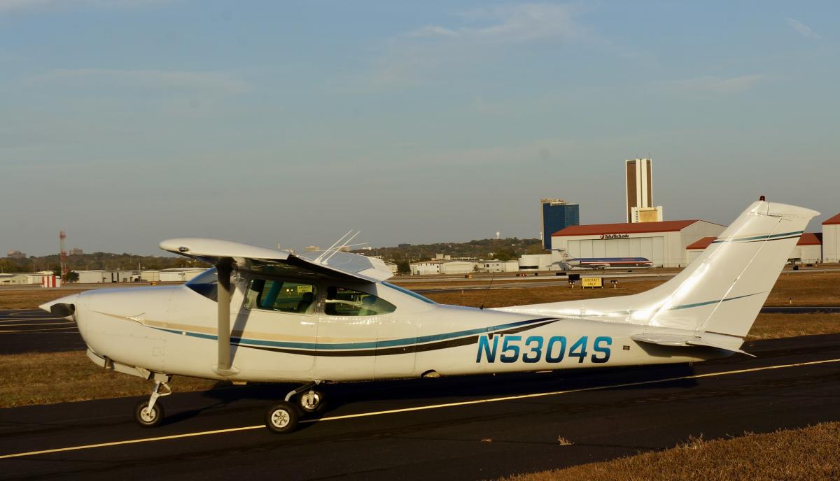 1980 Cessna 182R Skylane Photo 3