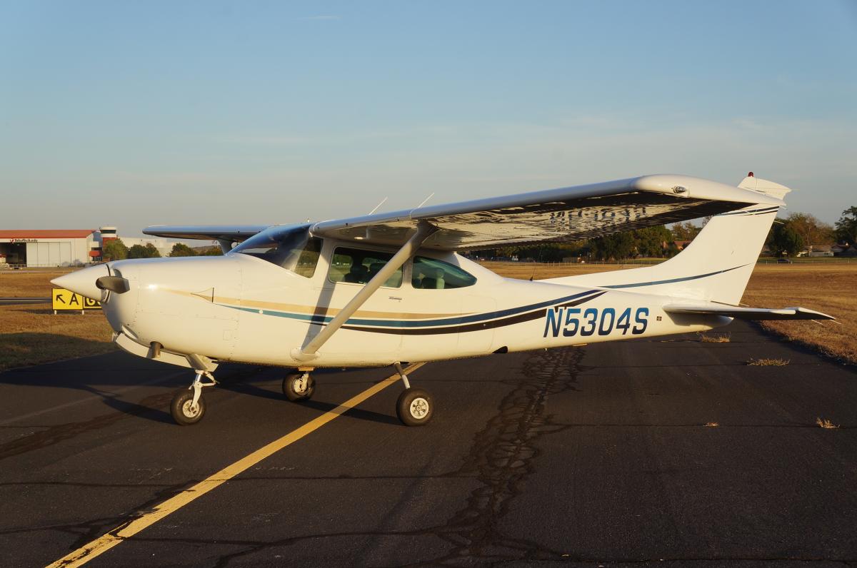 1980 Cessna 182R Skylane Photo 2