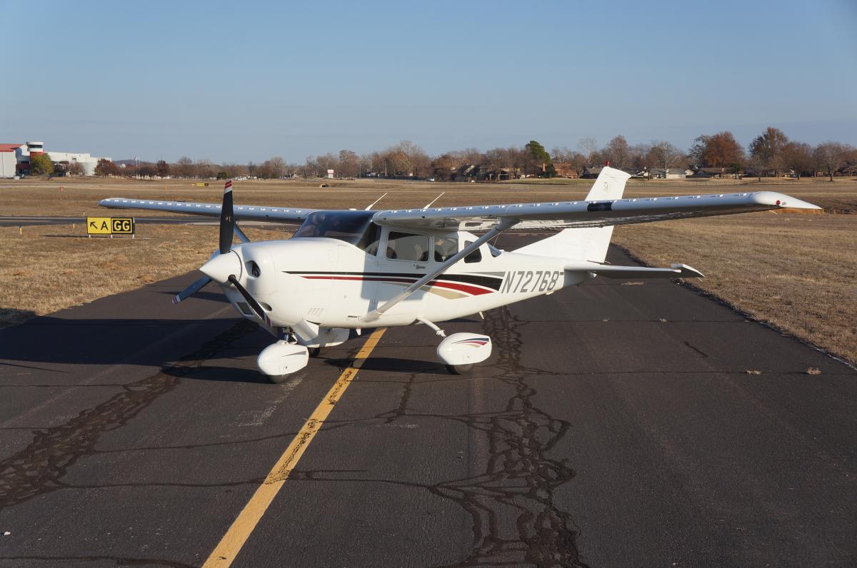 2001 Cessna Turbo 206H Stationair Photo 3